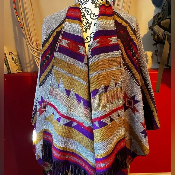 Aztec Poncho - Picture 3 of 6